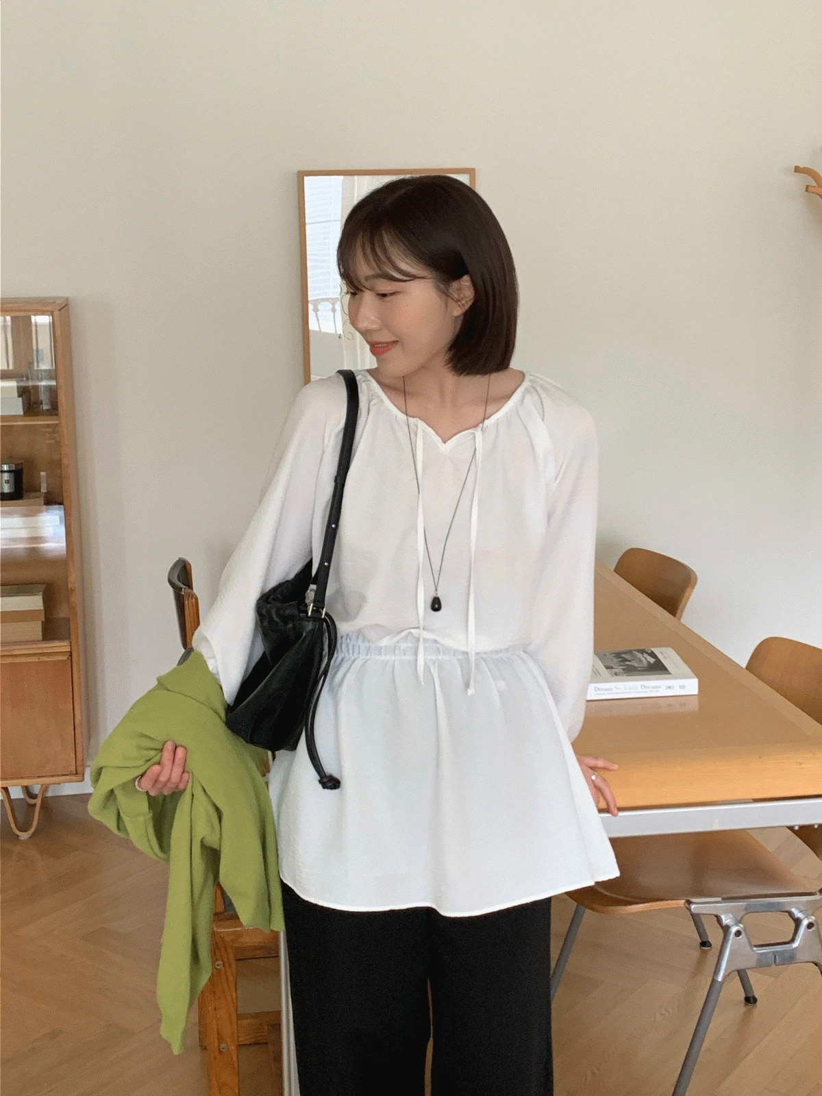 이프 레이어드 블라우스