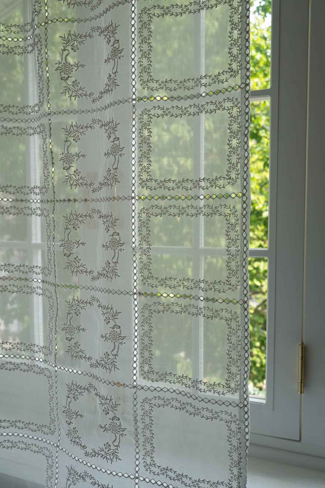 AUBE CURTAINBig Lace