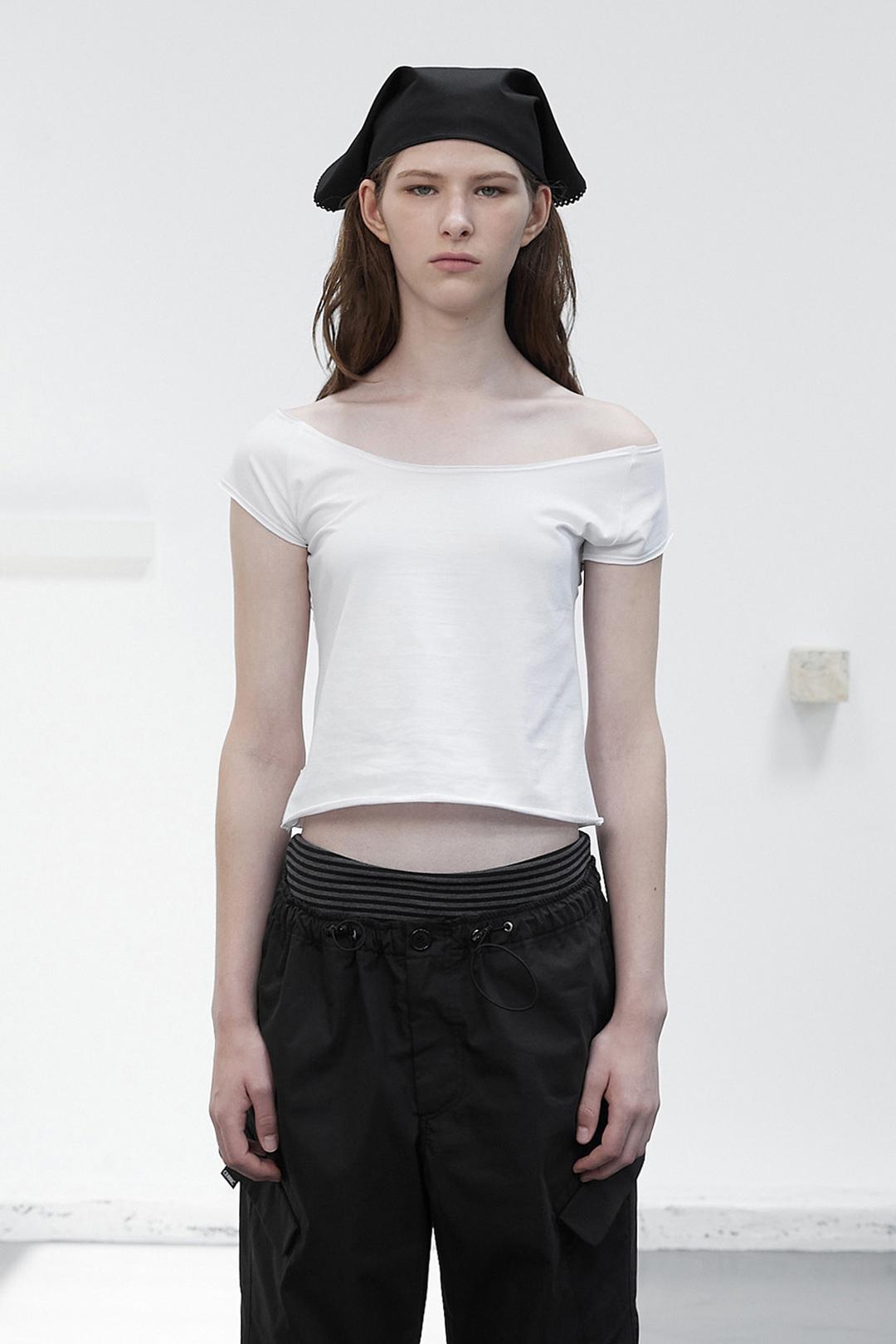DEEP ROUND HALF TOP / WHITE