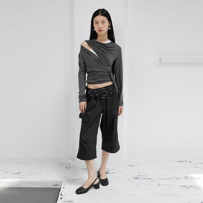 WAIST STRING CAPRI CARGO PANTS / BLACK
