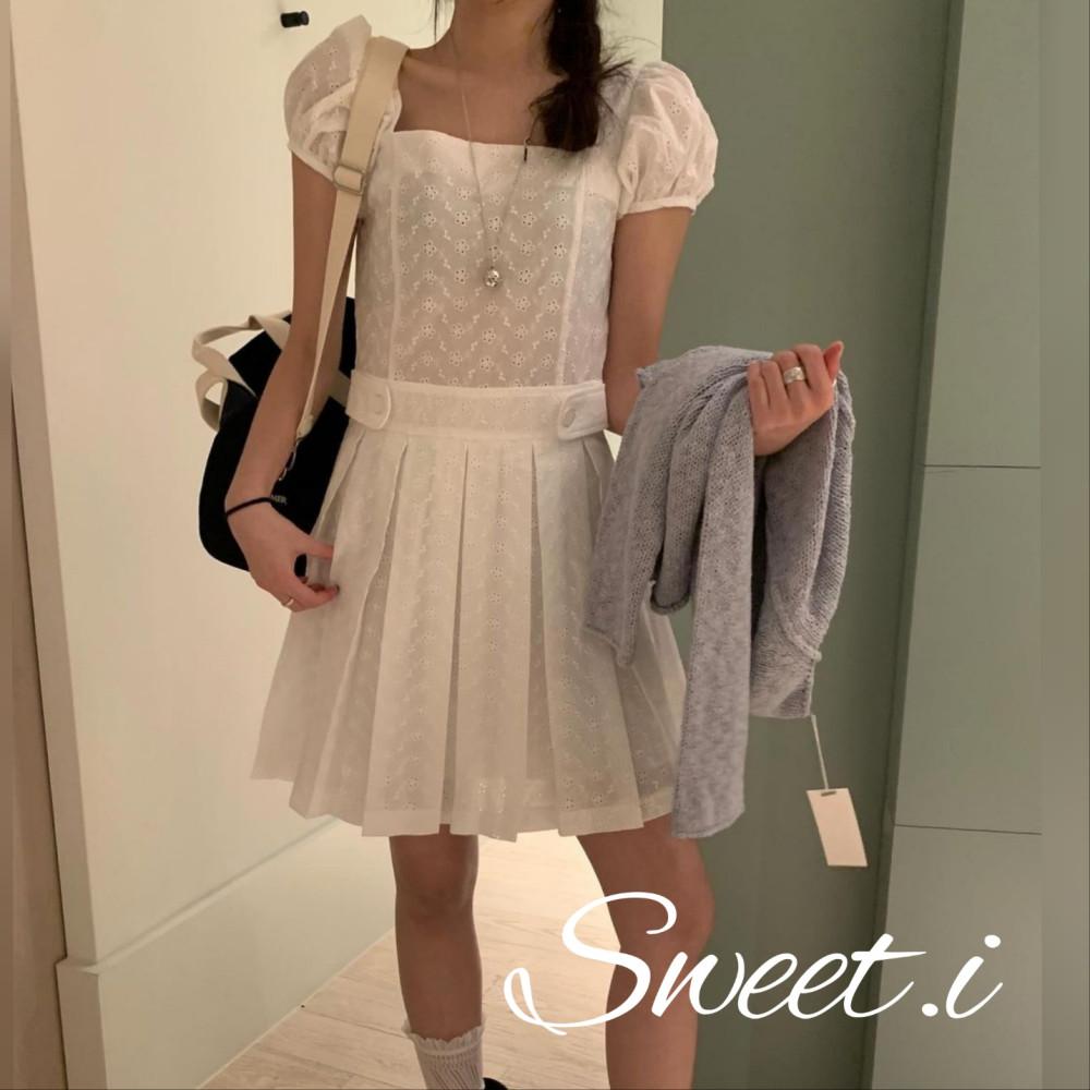 [세일-화이트] 포스터 까미노원피스 펀칭 자수 주름 퍼프 원피스 2col poster 스윗아이