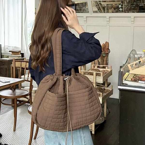 초코 바둑 누빔 겨울 보부상 숄더백 여성 패딩가방