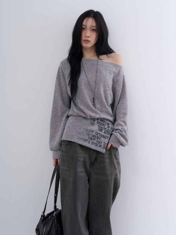 off shoulder lettering slit tee