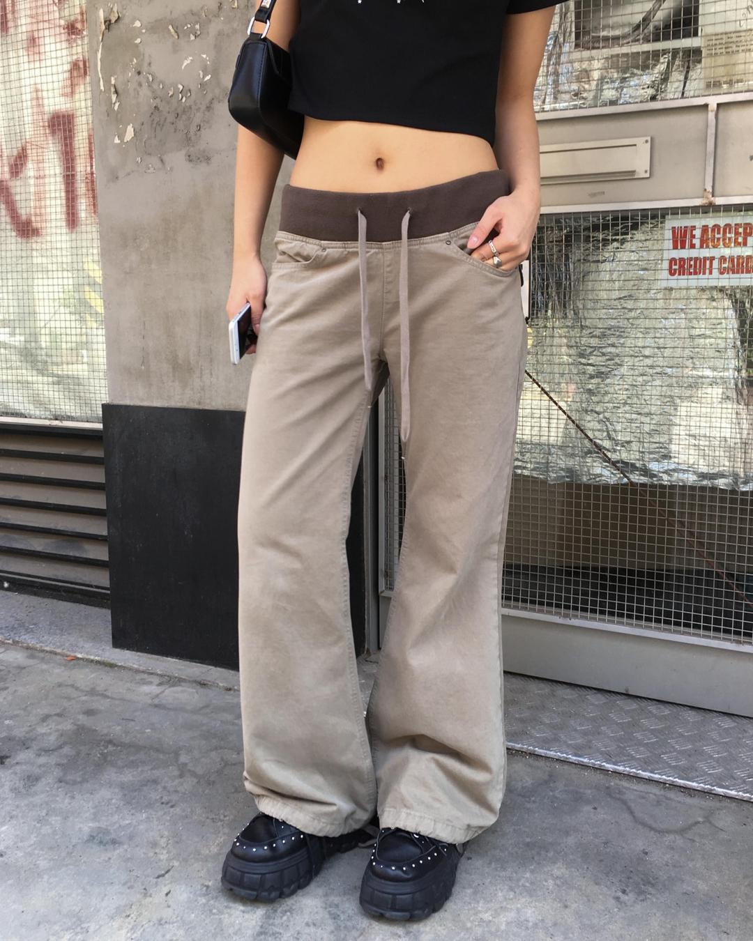 Khaki low boots cut pants