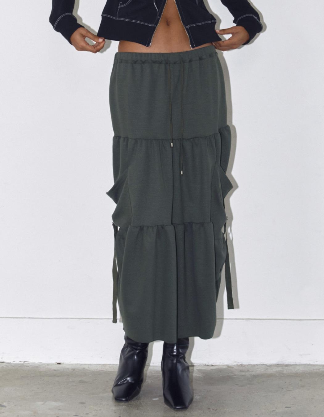 SHIRRING STRAP CARGO SKIRT, KHAKI