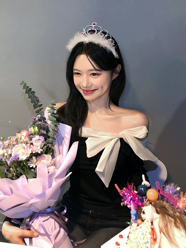 벌스데이 리본 오프숄더티 (2color)