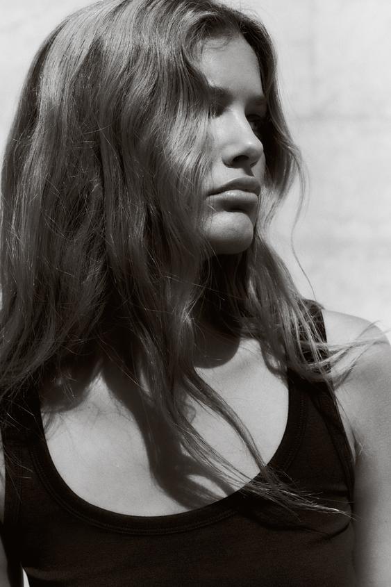 스트랩 모달 코튼 티셔츠