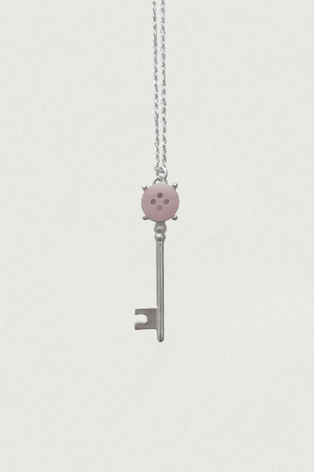 BOTTON KEY NECKLACE