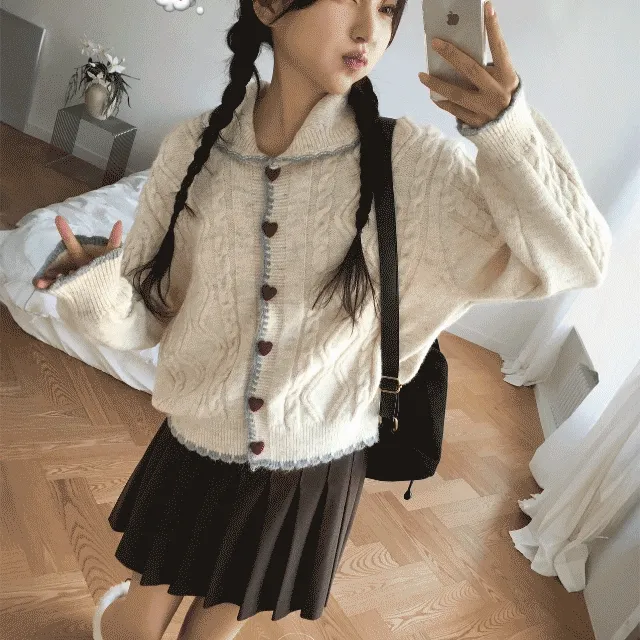 [러블리❤️/MD추천] 하트 단추 카라 니트 가디건