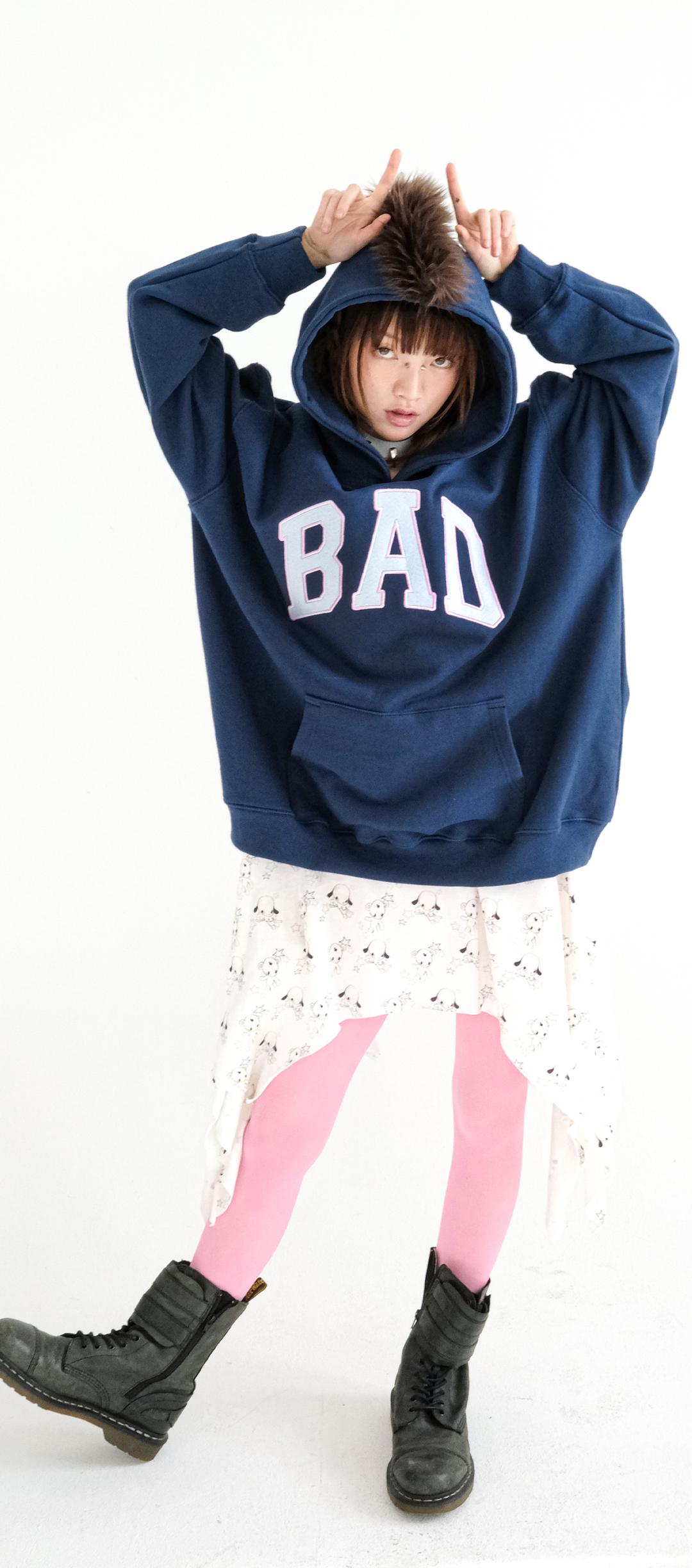 [fa.er.ie] "BAD" trim hoodie (navy)