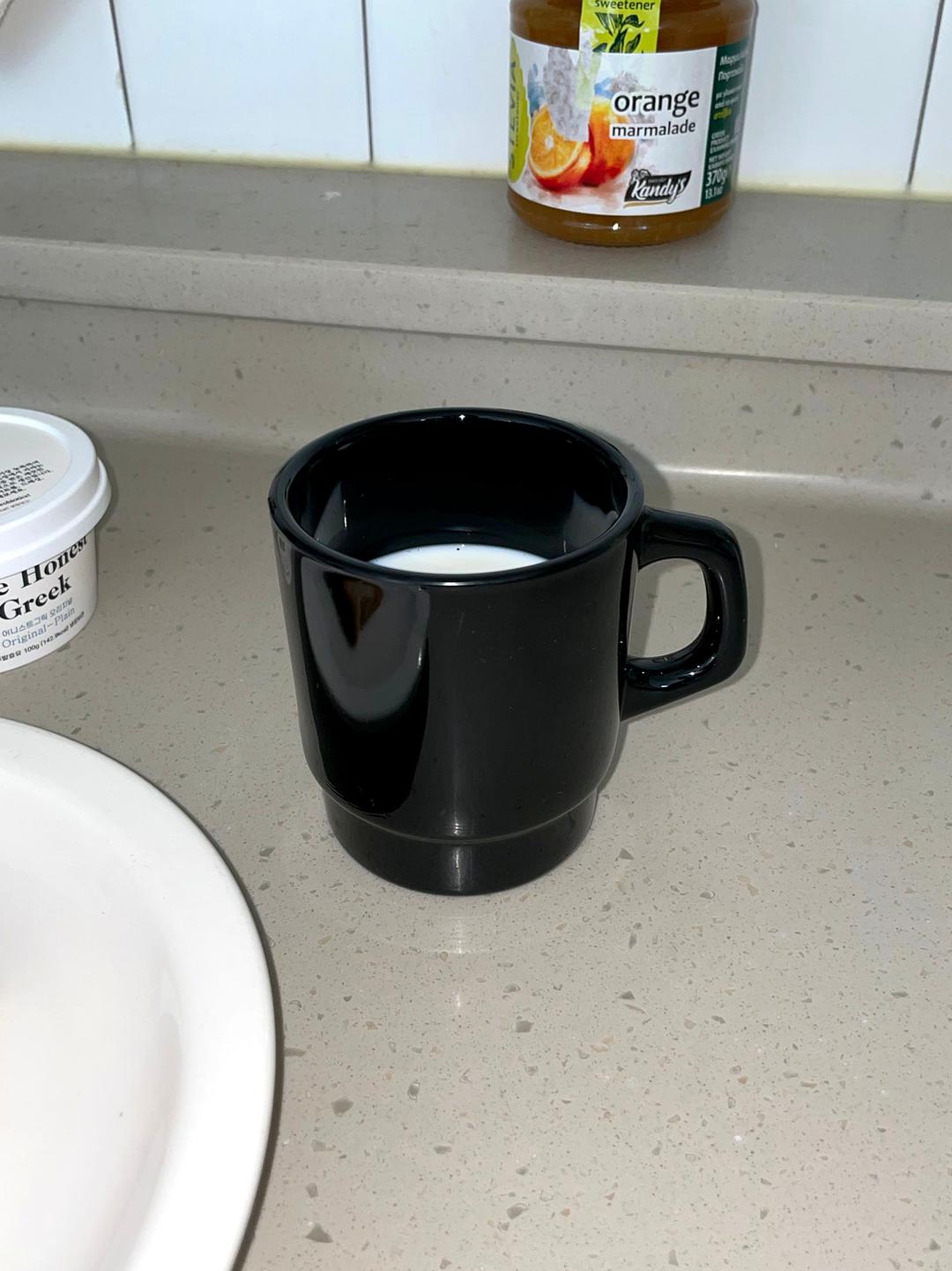 milk glass - black
