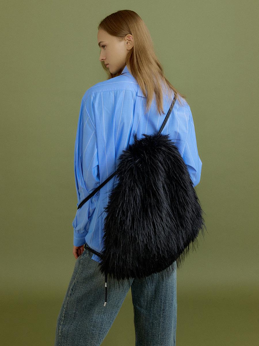 CLO 25 fur backpack [black]