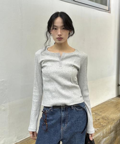 헨리넥골지티셔츠 J1TS020M