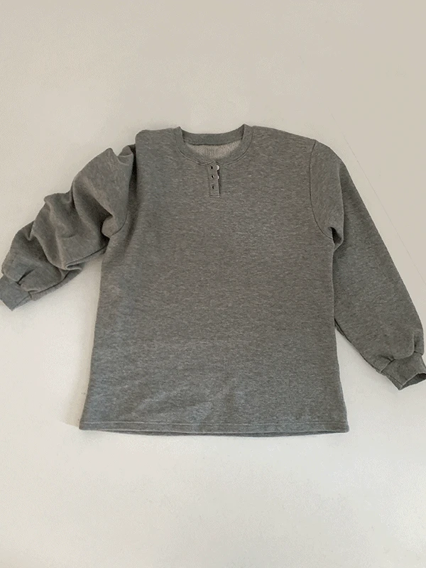 브리오즈 버튼 헨리넥 티셔츠 스웻셔츠