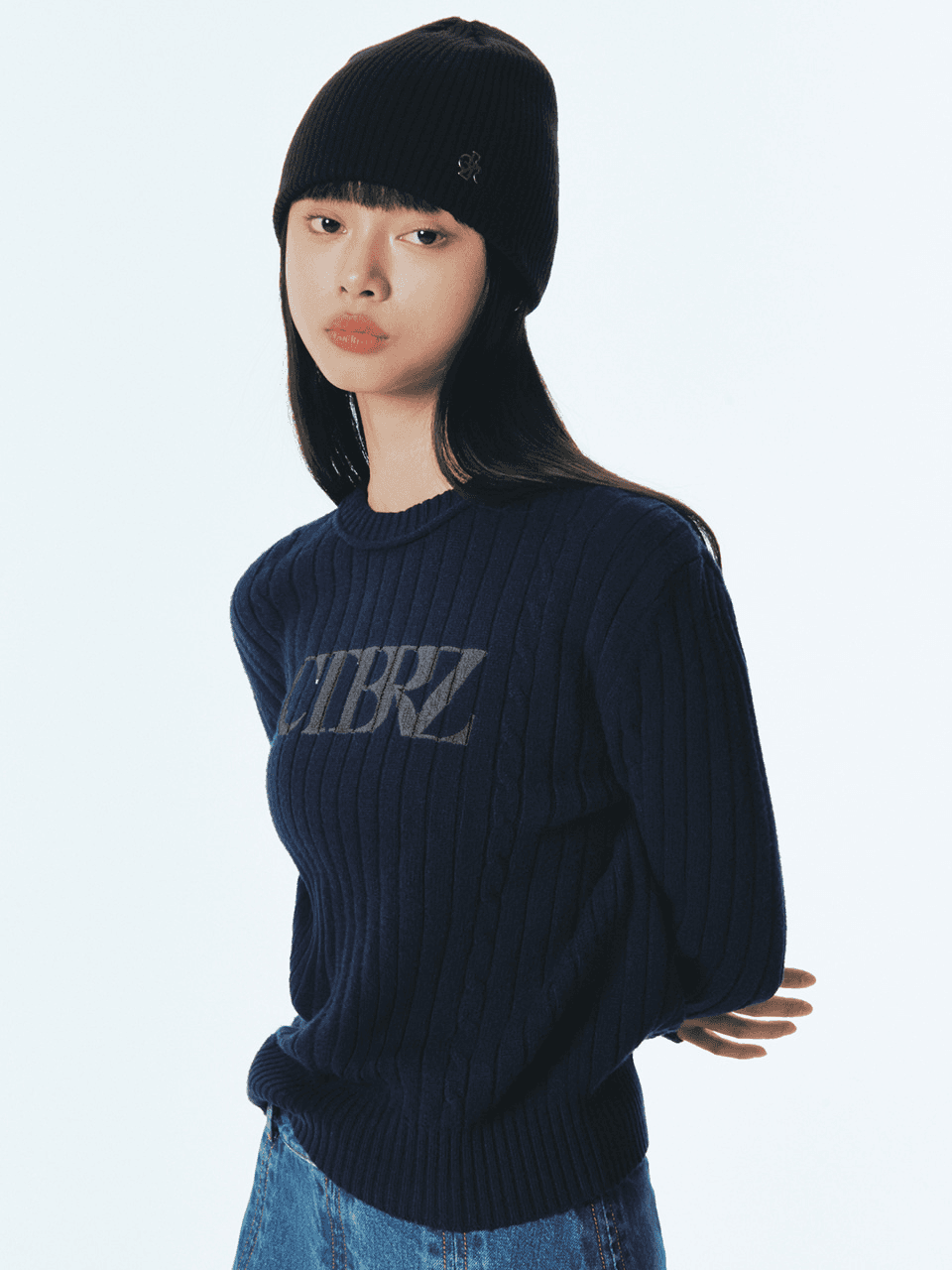 에센셜 로고 니트_NAVY