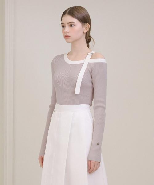 노스텔지아 원숄더 버클 니트