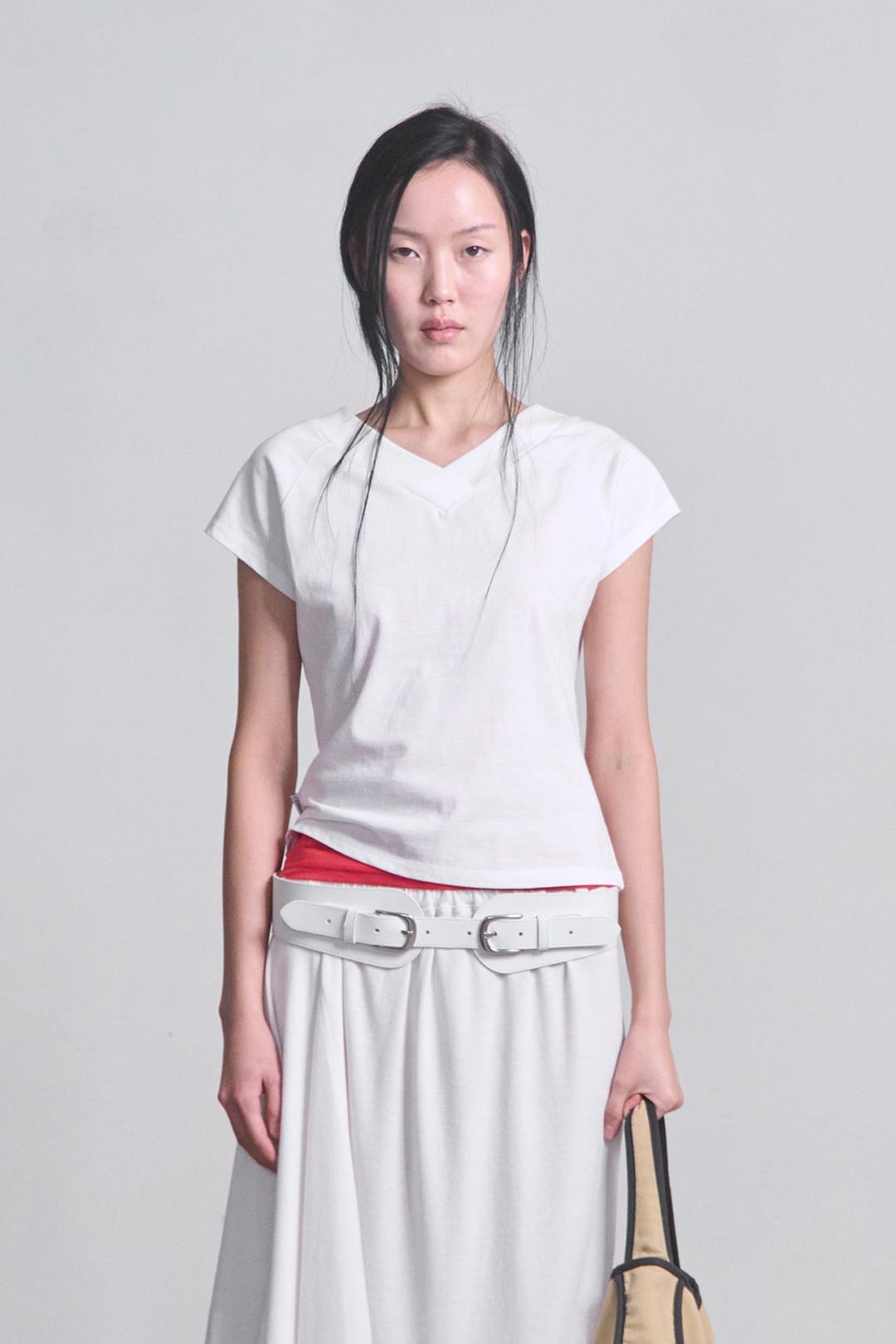 V-Neck Raglan Half Top _ White