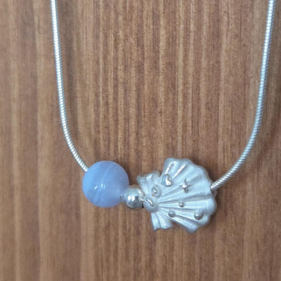 Ribbon Shell Necklace
