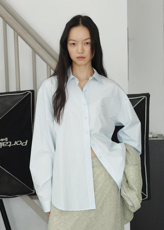 [ 바로배송 ] HWI LOGO SHIRT [LIGHT BLUE]