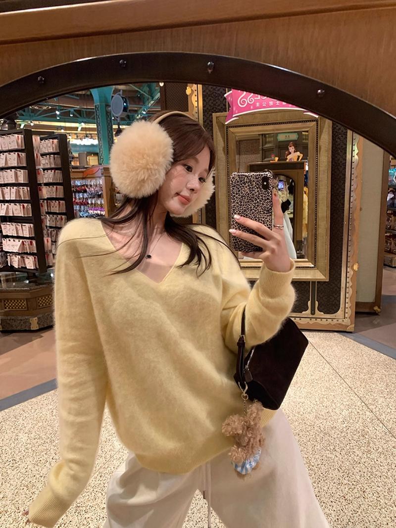 Fluffy Cream Wool V-neck knit Sweater (2Color)