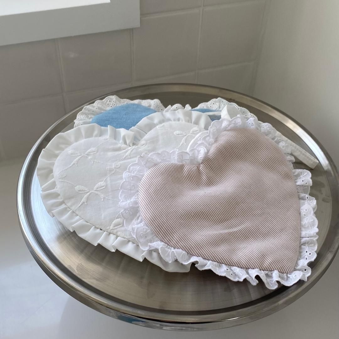 Ruffle lace pouch (3 color)