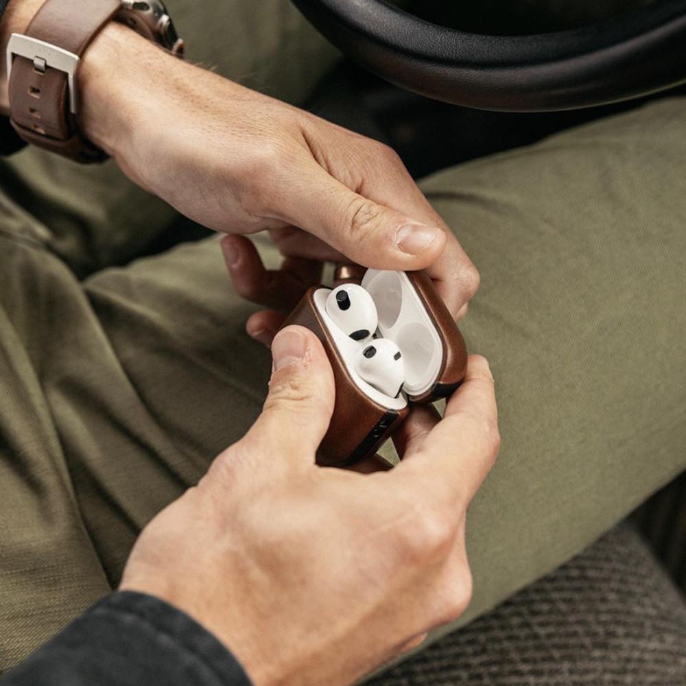 노마드 에어팟 프로 2세대 가죽 케이스 - 러스틱 브라운 / 1세대 호환