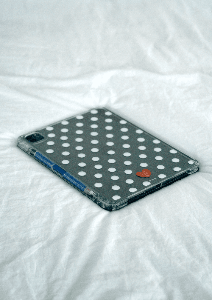 Love Dot iPad case