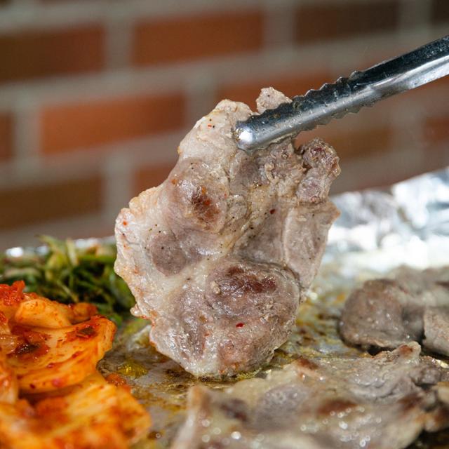 국내산 한돈 얇고 비계적은 담백고소한 대패목살(대패삼겹) 200g 스킨포장 [원산지:국산]