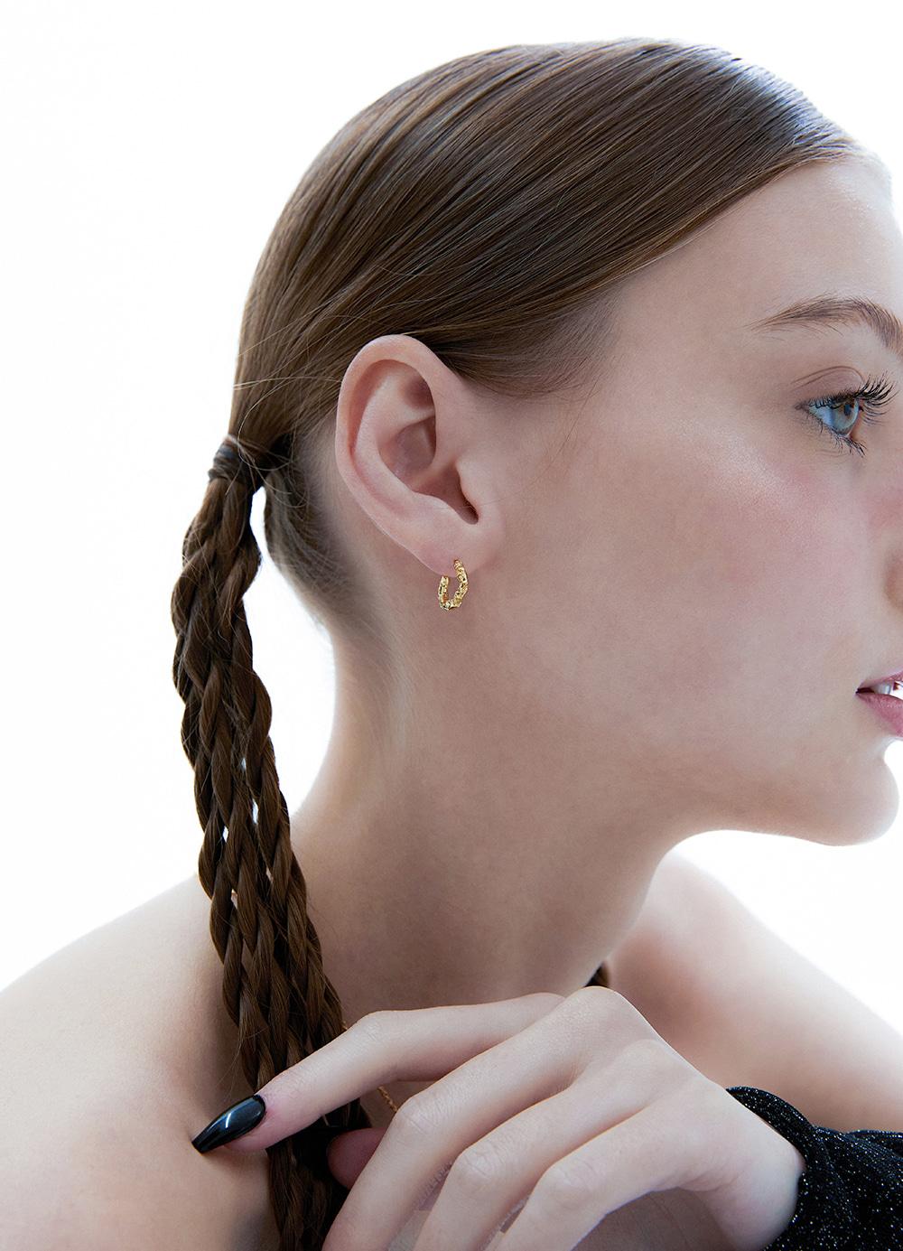 Objet Hook Earring (Silver, Gold)