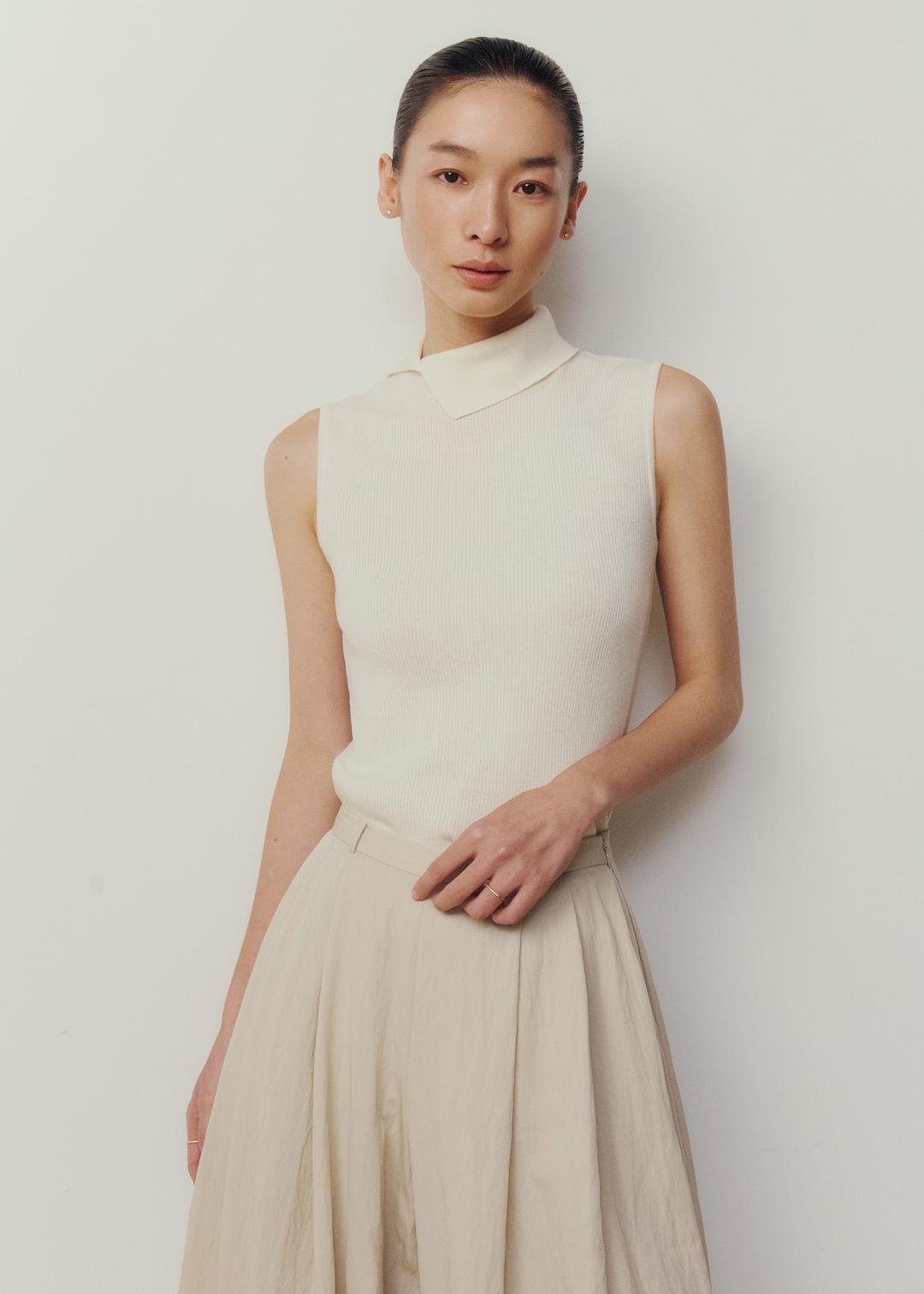 린 슬릿 디테일 니트 탑