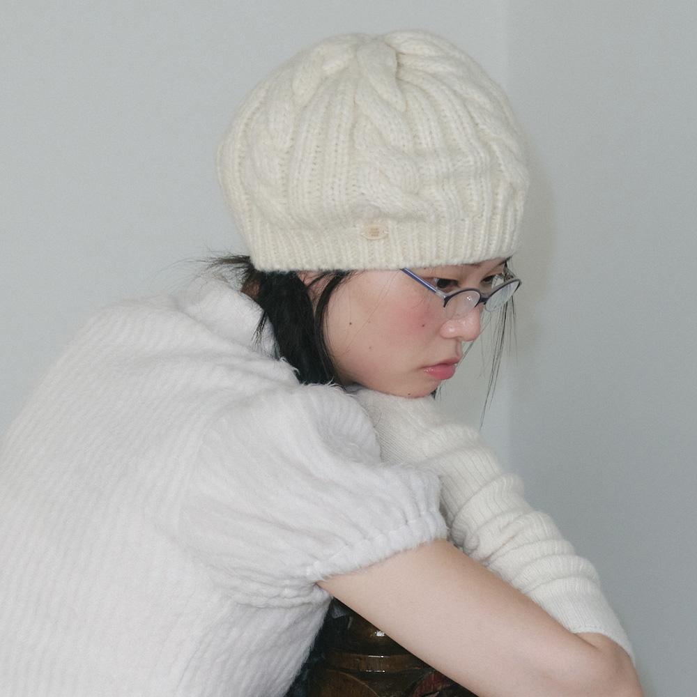 CABLE KNIT BERET, CREAM