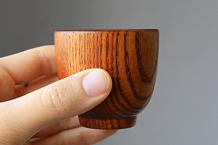 옻칠 나무 둥근 소주잔