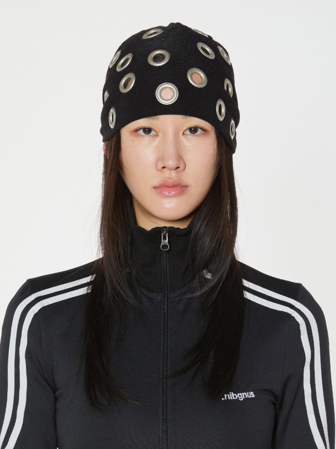 EYELET BEANIE BLACK - Beanie