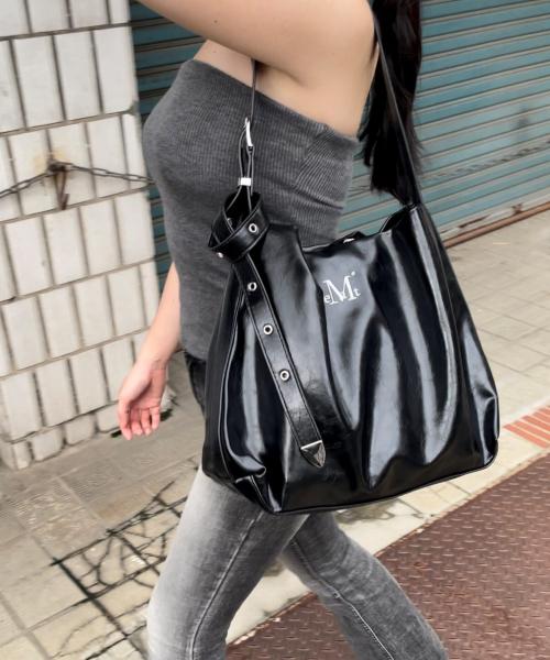 무센트(MUCENT)  웨스턴 레더 숄더백 (남녀공용) - 사이즈 & 후기 | 무신사