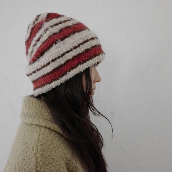 poppy beanie (5c)