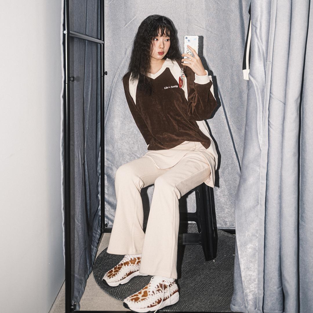 TERRY COLLAR V-NECK L/S TEE(BROWN)