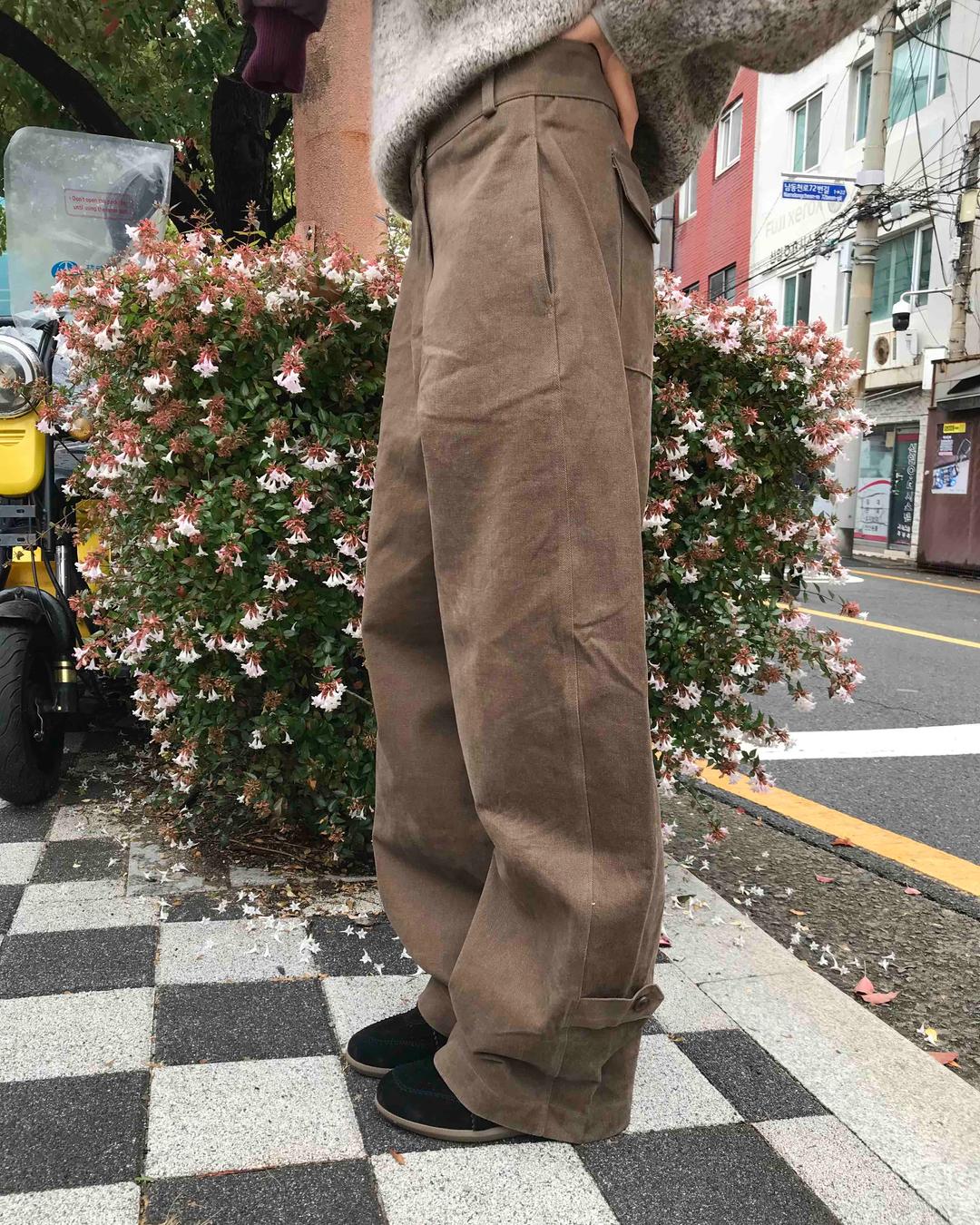 matte cotton button pants