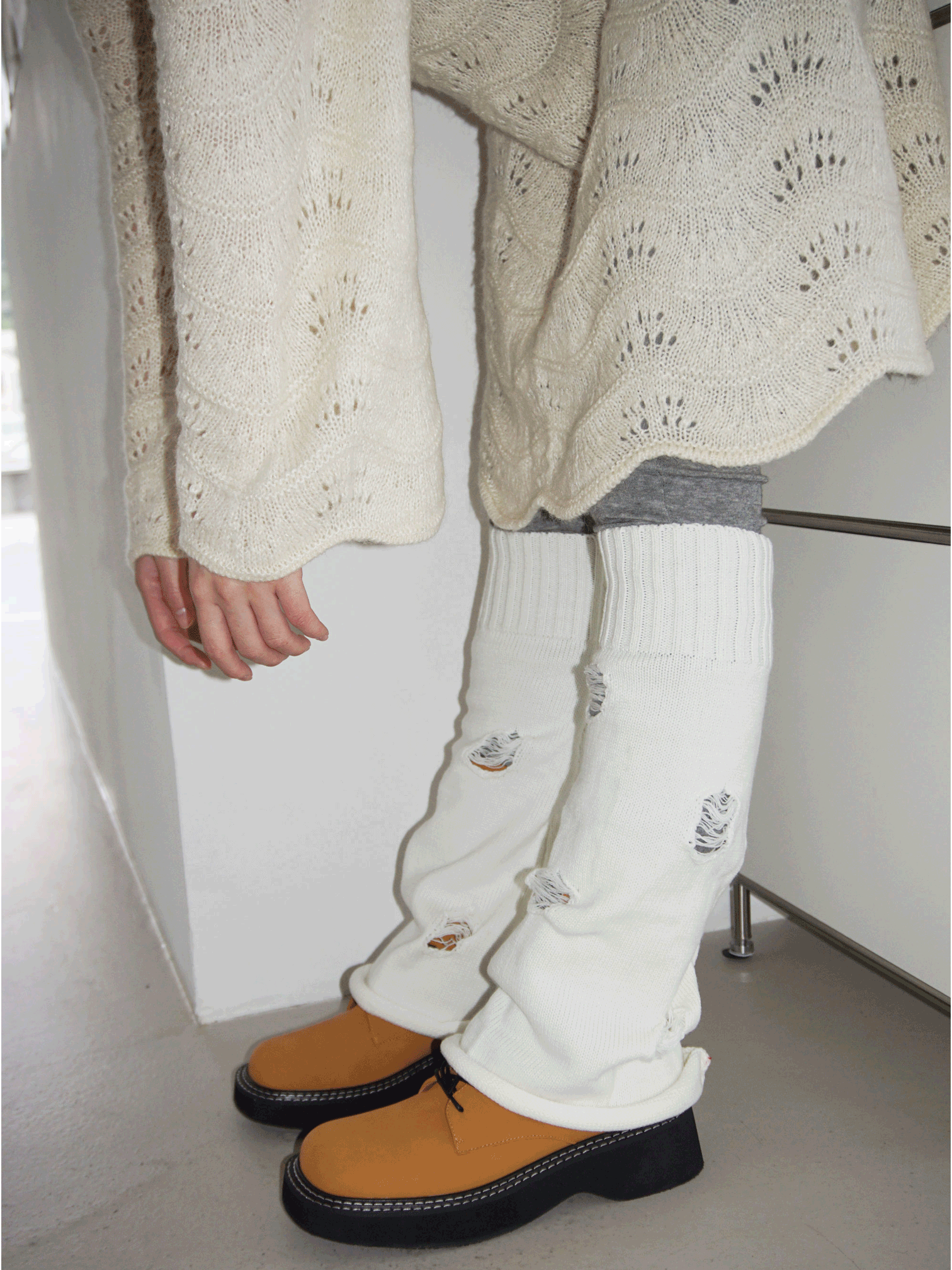 nana damage leg warmer