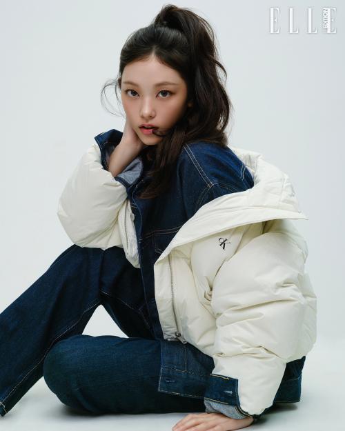여성 볼륨 넥 크롭 다운 푸퍼 J225572 YBI