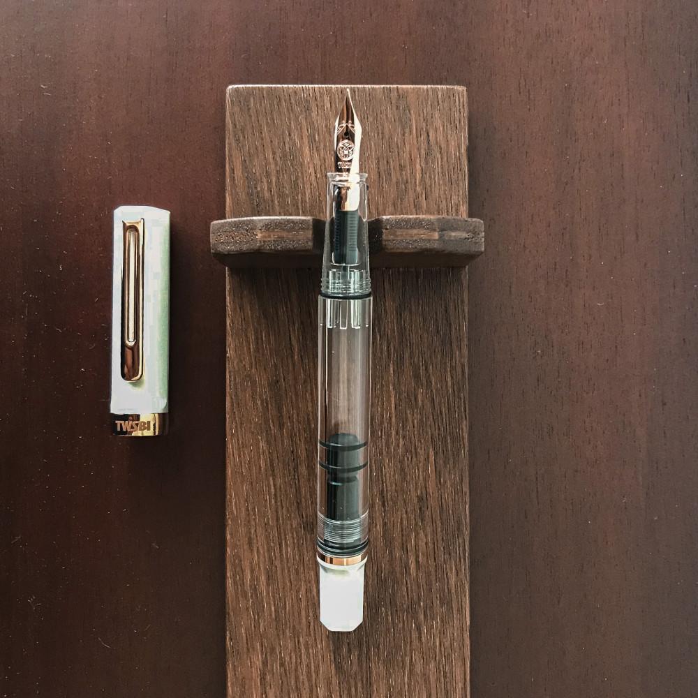 여왕님 같은 아름다움을 가진 트위스비 에코 로즈골드 만년필