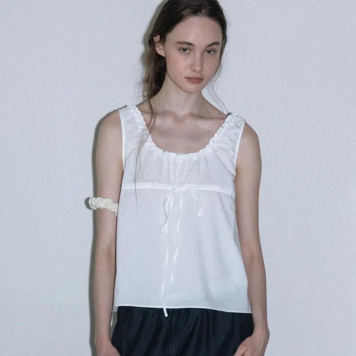 SHIRRING SLEEVELESS BLOUSE, WHITE