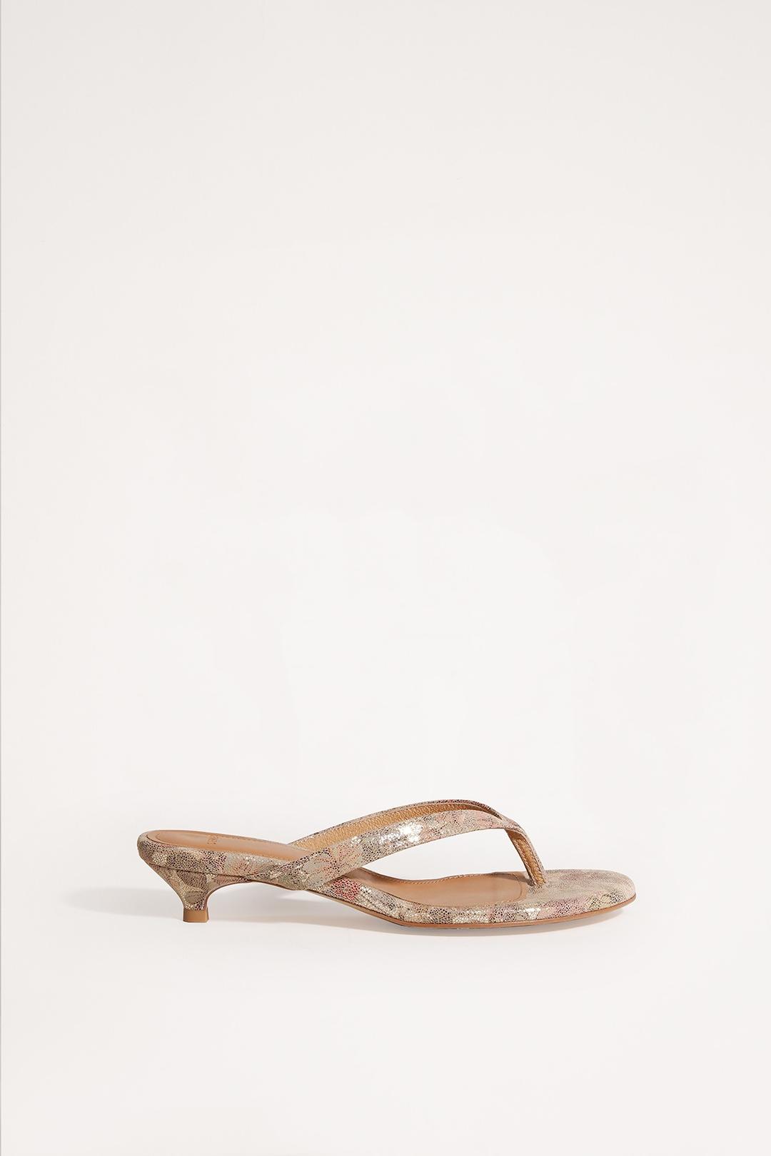 STRAP HEEL FLOWER GOLD