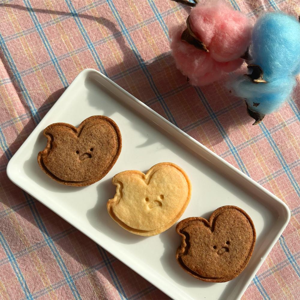 한입 먹은 하트 쿠키커터