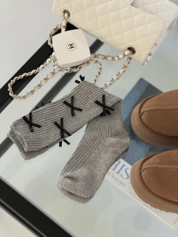 국내배송 / 러브 타이니 리본드 삭스 그레이 (주문 폭주/입고 지연 - 11월 둘째주 발송 예정)