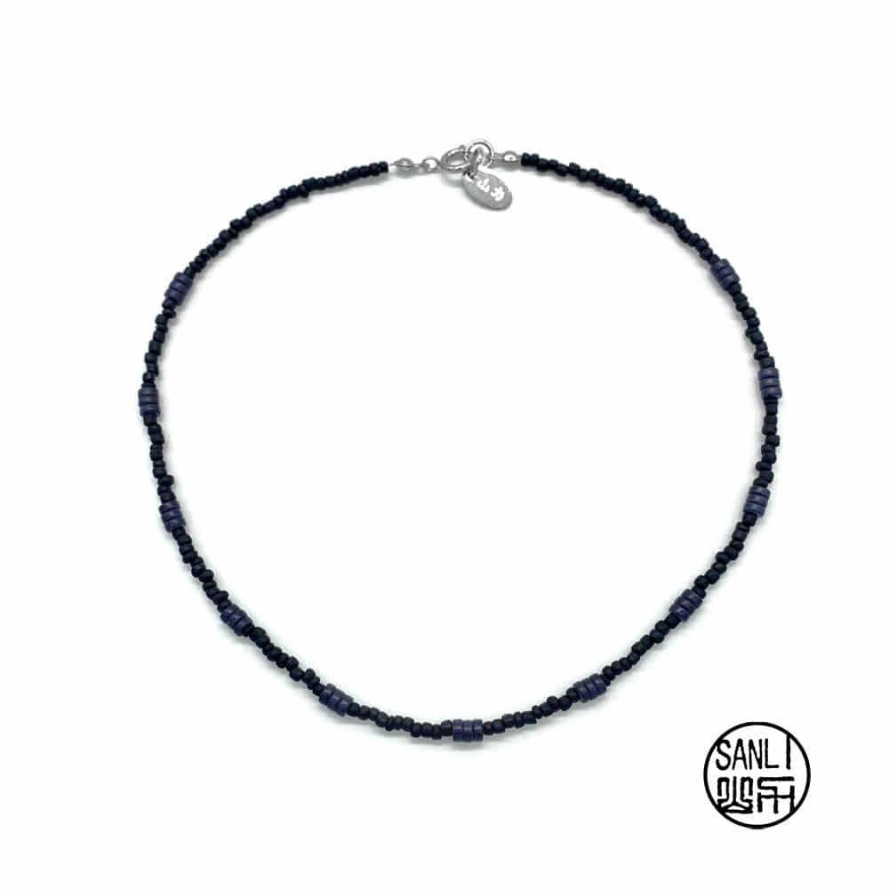 Midnight round choker