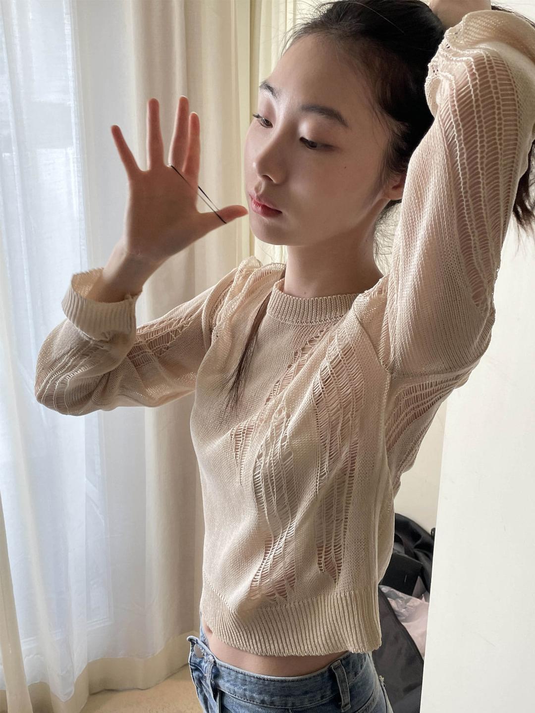 tone light grunge knit