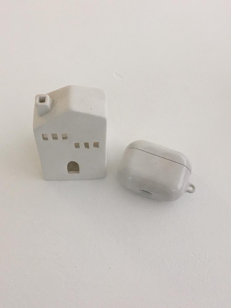 스쳐 간 사람 에어팟 케이스 Airpods case