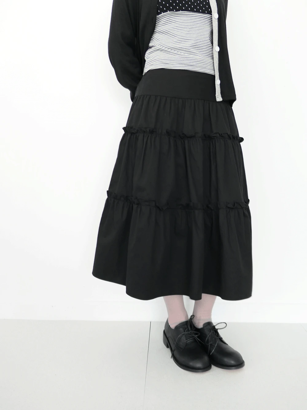 솔리드 프릴 미디 스커트