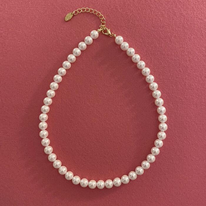 basic pearl necklace