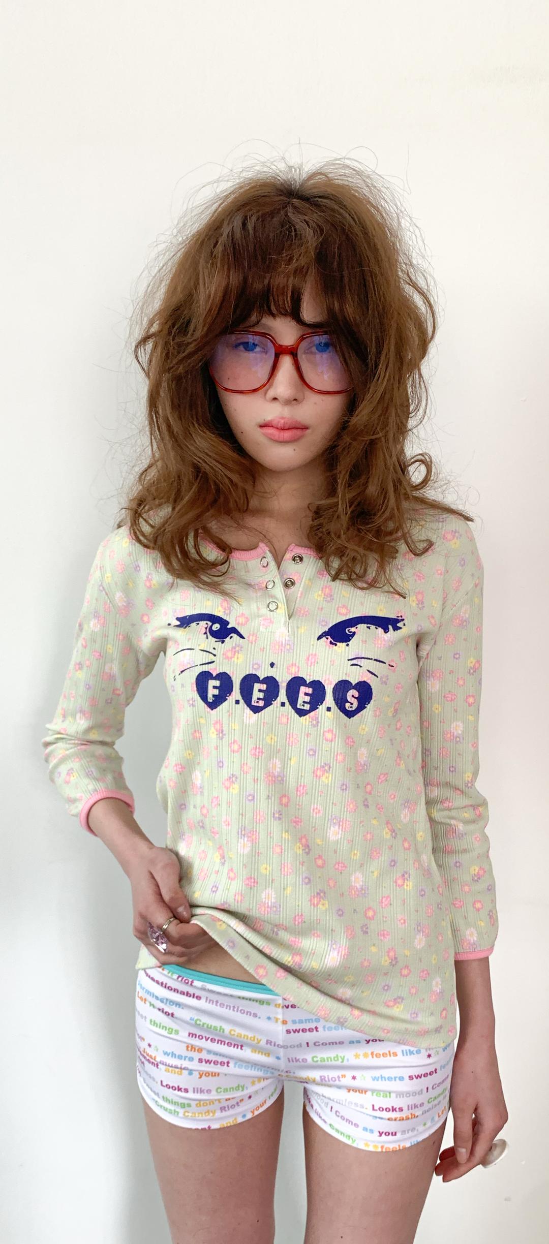 [F.E.E.S] kitty button flower top (pistachio)